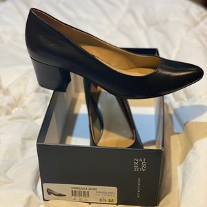 Naturalizer Carmen black leather heels size 8.5